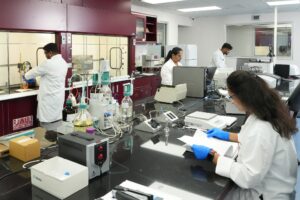 How to Choose a Supplement Manufacturer That Can Grow With Your Brand